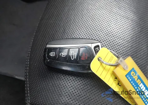 2015 Hyundai Genesis 3.8 z USA, uszkodzony, nr VIN KMHGN4JE0FU018688